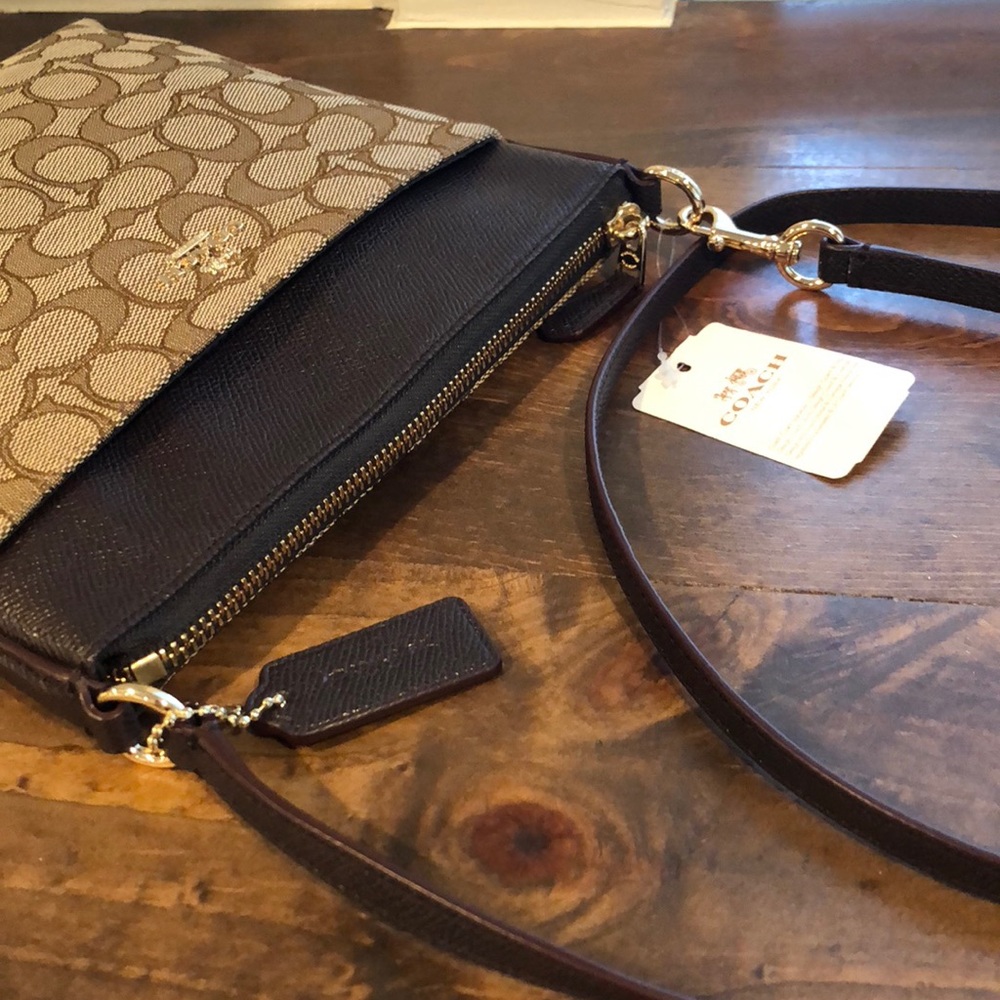 Coach Signature khaki brown messenger crossbody - Picture 6 of 7